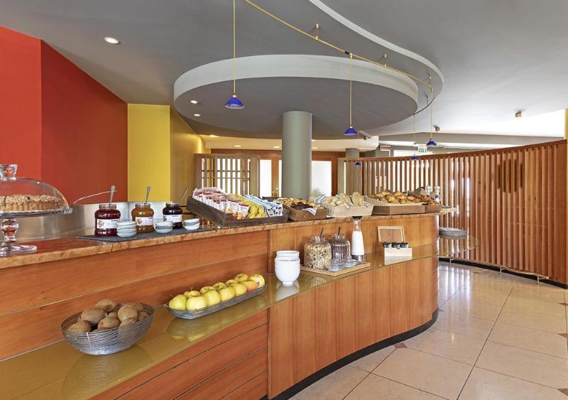 - Di Garda Hotel