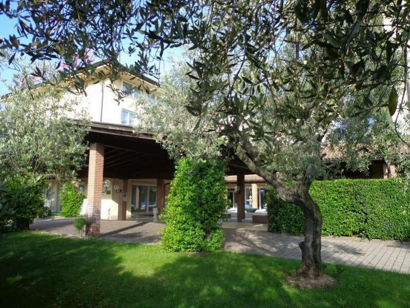 - Di Garda 3* Affi