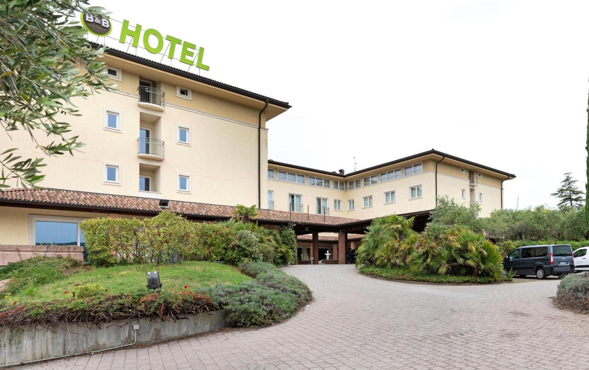 - Di Garda Hotel